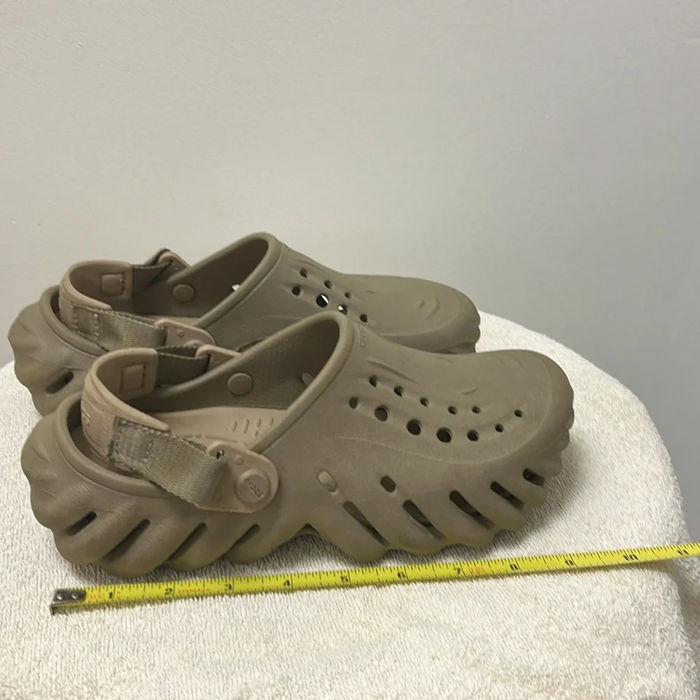 Crocs unisex Echo CHUCKY perforated Clogs mules water shoes w/ straps Size J4
